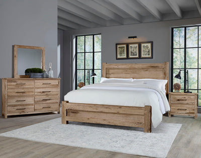 Dovetail - King Poster Bed With Poster Footboard - Sun Bleached White.