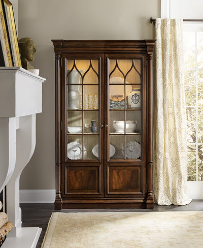 Leesburg - Display Cabinet