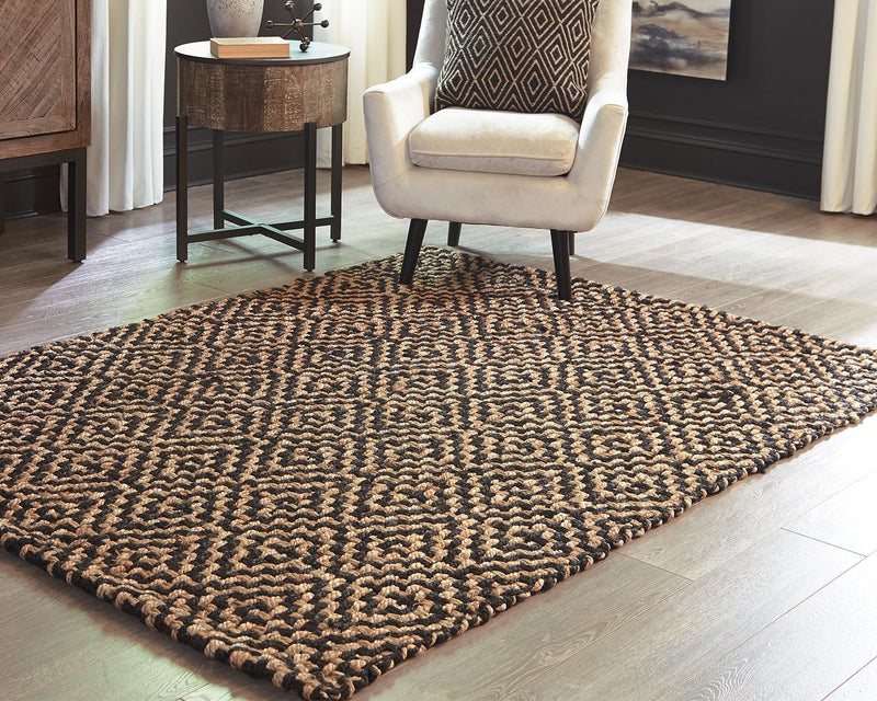 Broox - Natural / Black - Medium Rug.