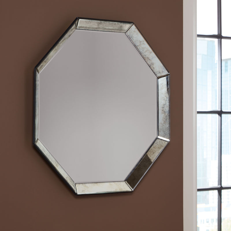 Brockburg - Mirror - Accent Mirror.