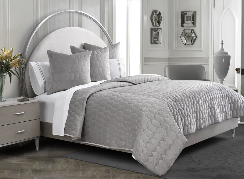 Affluent - Quilt Set - Comforters & Sets - Grand Furniture GA