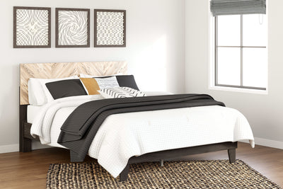 Piperton - Panel Platform Bed