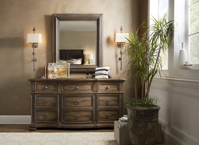 Hill Country - Williamson 9-Drawer Dresser.