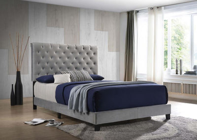 Warner - Upholstered Bed.