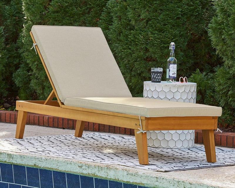 Byron - Light Brown - Chaise Lounge With Cushion.