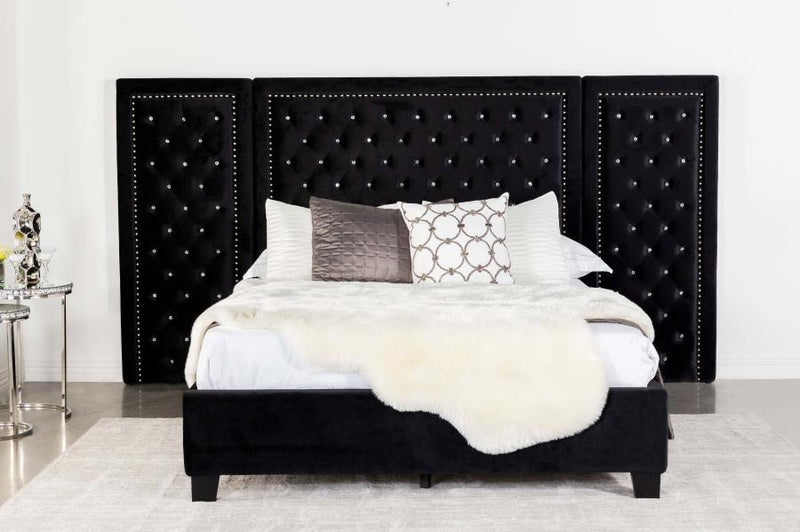 Hailey - Bed And Wing Panel Set