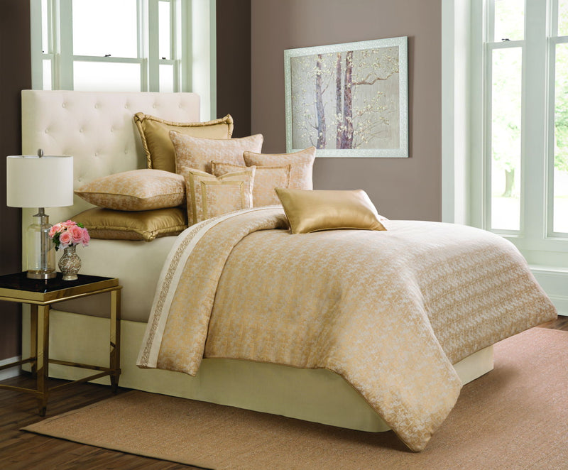 Aurora - Comforter Set.