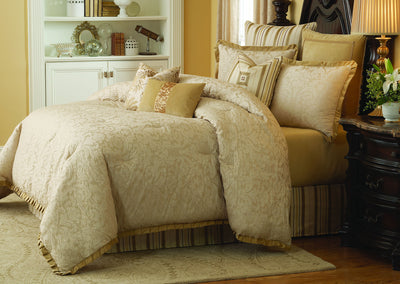 Carlton - Comforter Set.