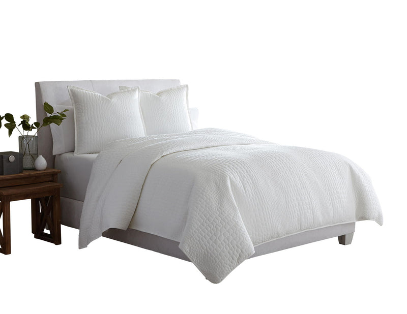 Ashworth - Coverlet Set.