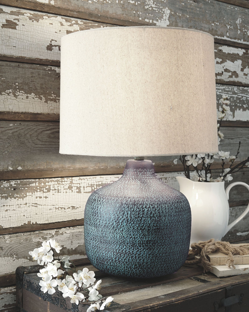 Malthace - Patina - Metal Table Lamp